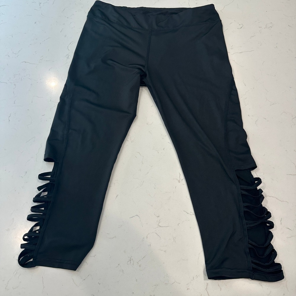 Zone Pro Womens Black Strappy Cutout Capri Leggings Size L Activewear Yoga Pants